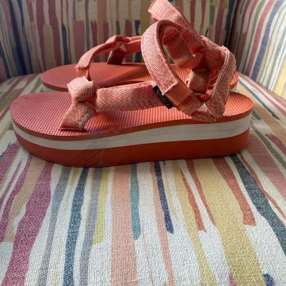 Teva Coral Platform Sandals - Picture 3 of 8